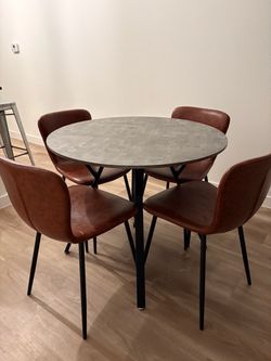Round Dining Table Set with 4 Chairs