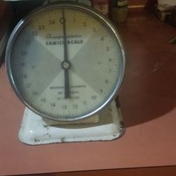 Vintage Kitchen Scale 