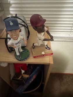 Bobble heads