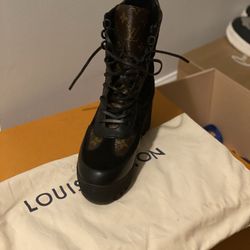 Louis Vuitton Woman Boots for Sale in Dallas, GA - OfferUp