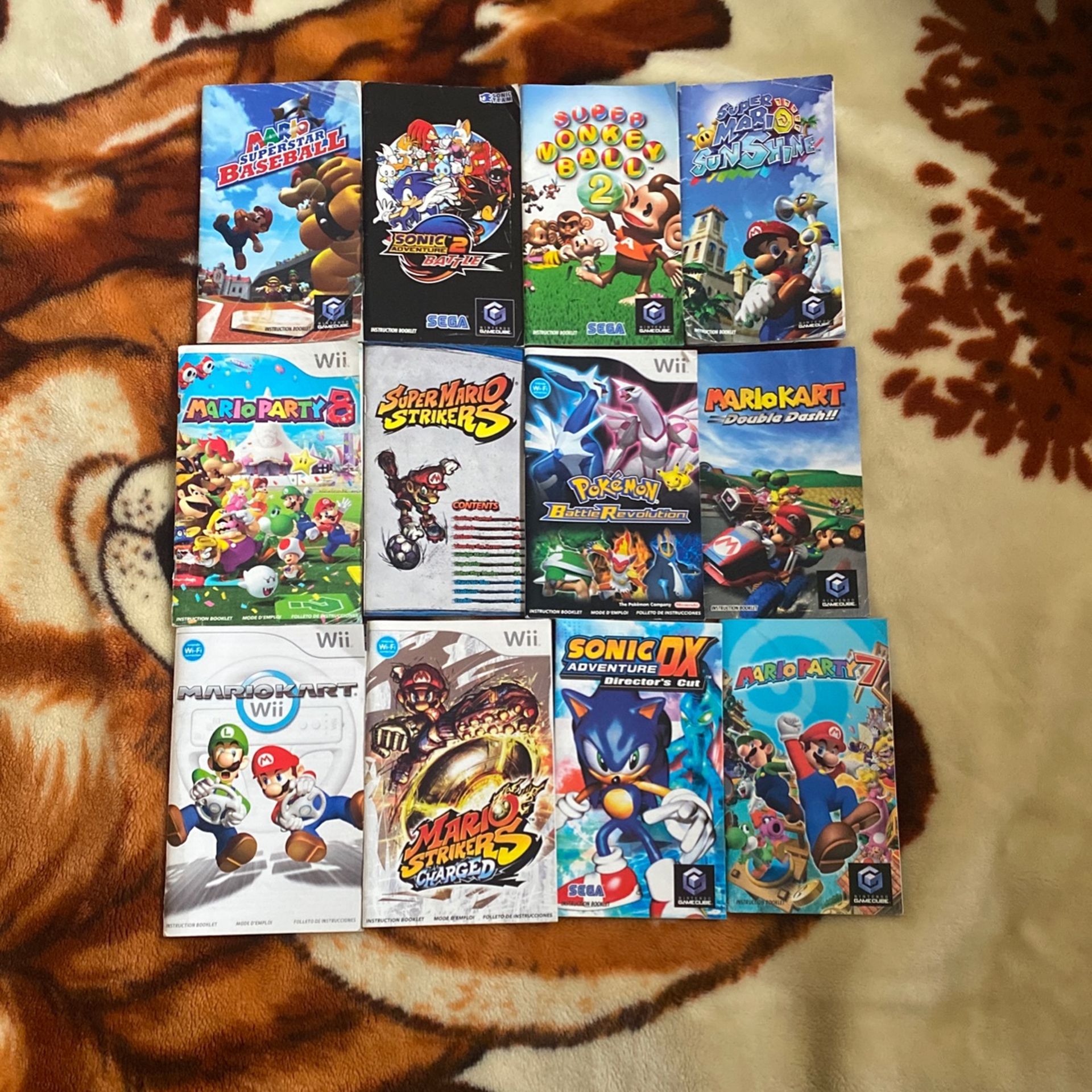 Lot Of Wii And Gamecube Manuals (READ DESCRIPTION )