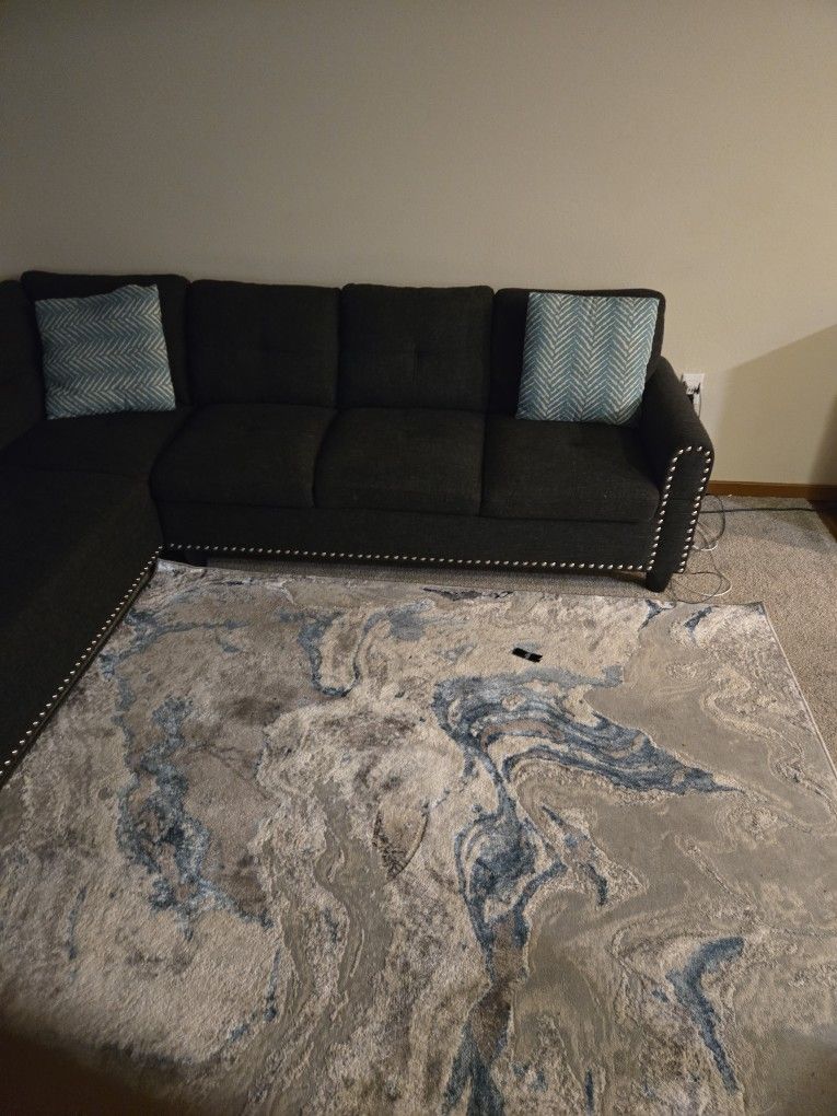 Full Sofa And Table Set 