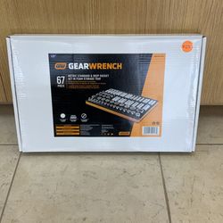 GEAR WRENCH 1/2” 67 PIECE METRIC STANDARD & DEEP SOCKET SET IN FOAM STORAGE TRAY