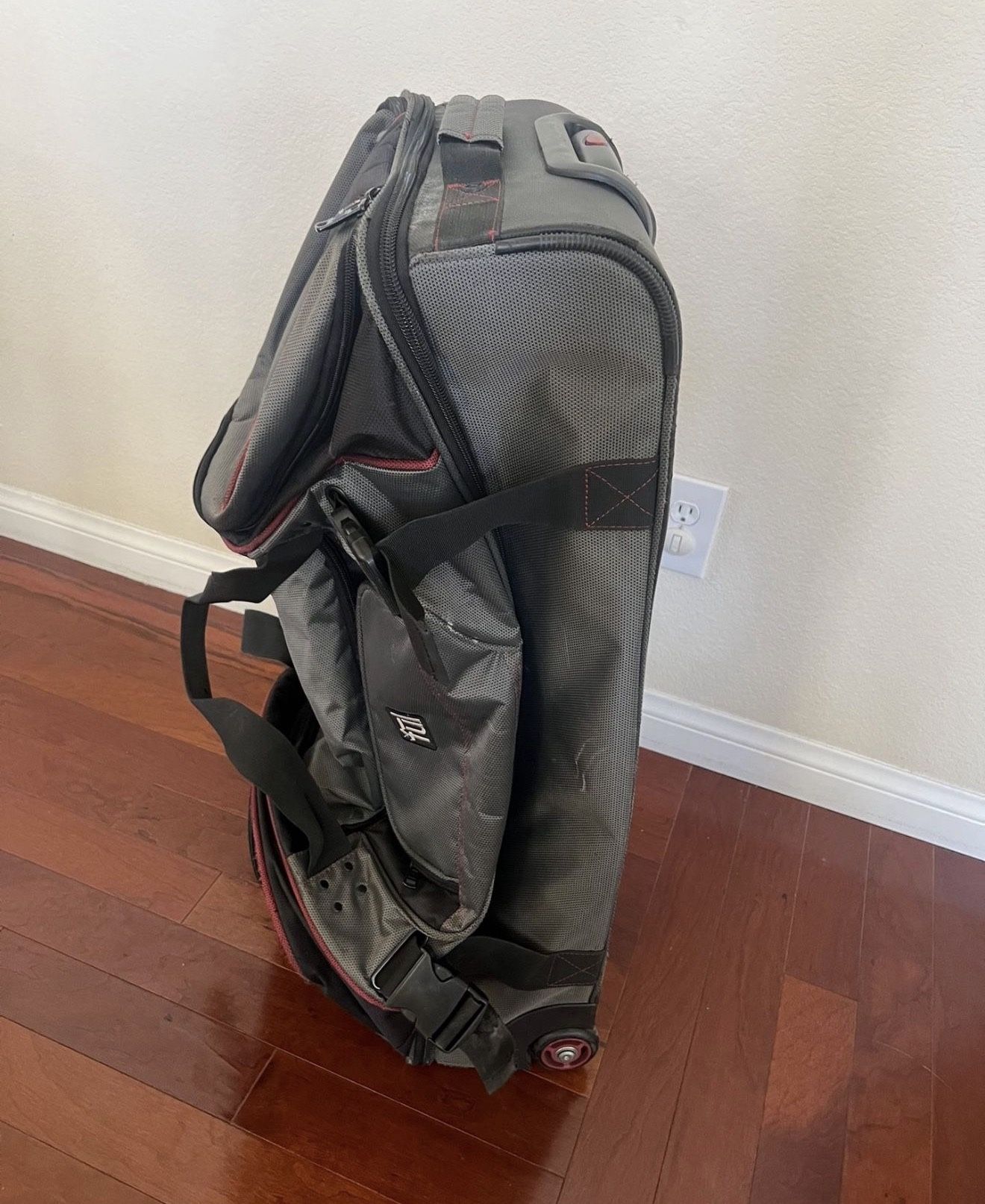 FUL 22"x13"x12" Wheeled Rolling Duffel Bag Carry On Suitcase, Gray w/ Red Trim