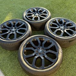 Range Rover Sport HSE 22” inch OEM Gloss balck wheels and Tires