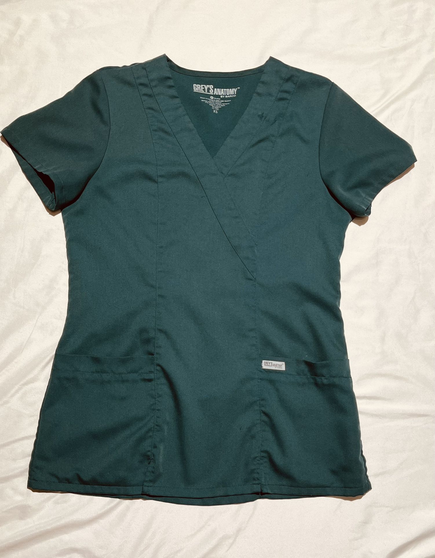Grey's Anatomy 2 Pocket V-Neck Scrub Top Hunter Green size XS