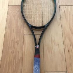 Tennis racket