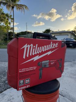 Milwaukee 5262-21 — 1" SDS-Plus Rotary Hammer Kit (Corded)