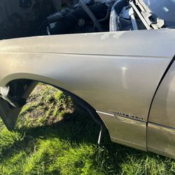 98’-02’ Lincoln Towncar Parts. 