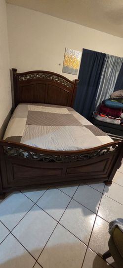 Cama queen