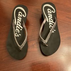 CANDIE'S Women's Thong Black Wedge Sandals Size 7-8 Studded 2 1/2“ Heels