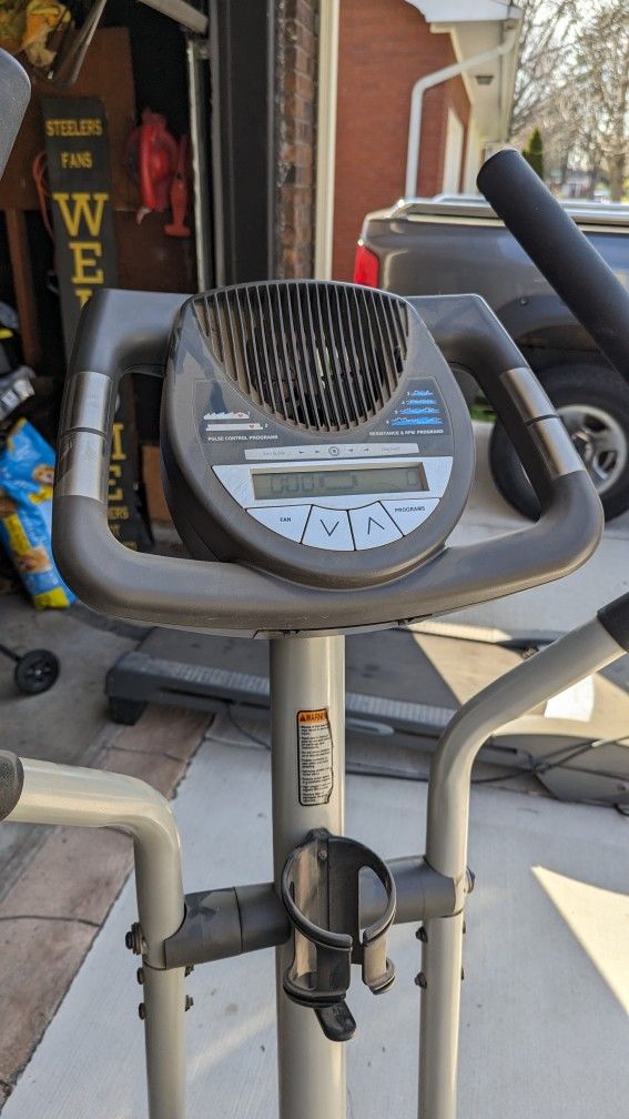 Elliptical Exercise Machine 