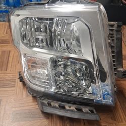 2021 Nissan Titan Light 