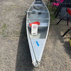 Grumman and aluminum canoe