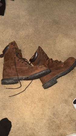 Size 10.5 redwing steel toe lineman boots