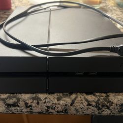PS4 / PlayStation 4