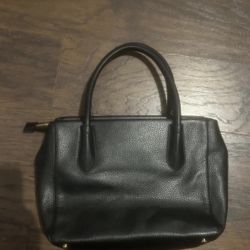 Black leather handbag 
