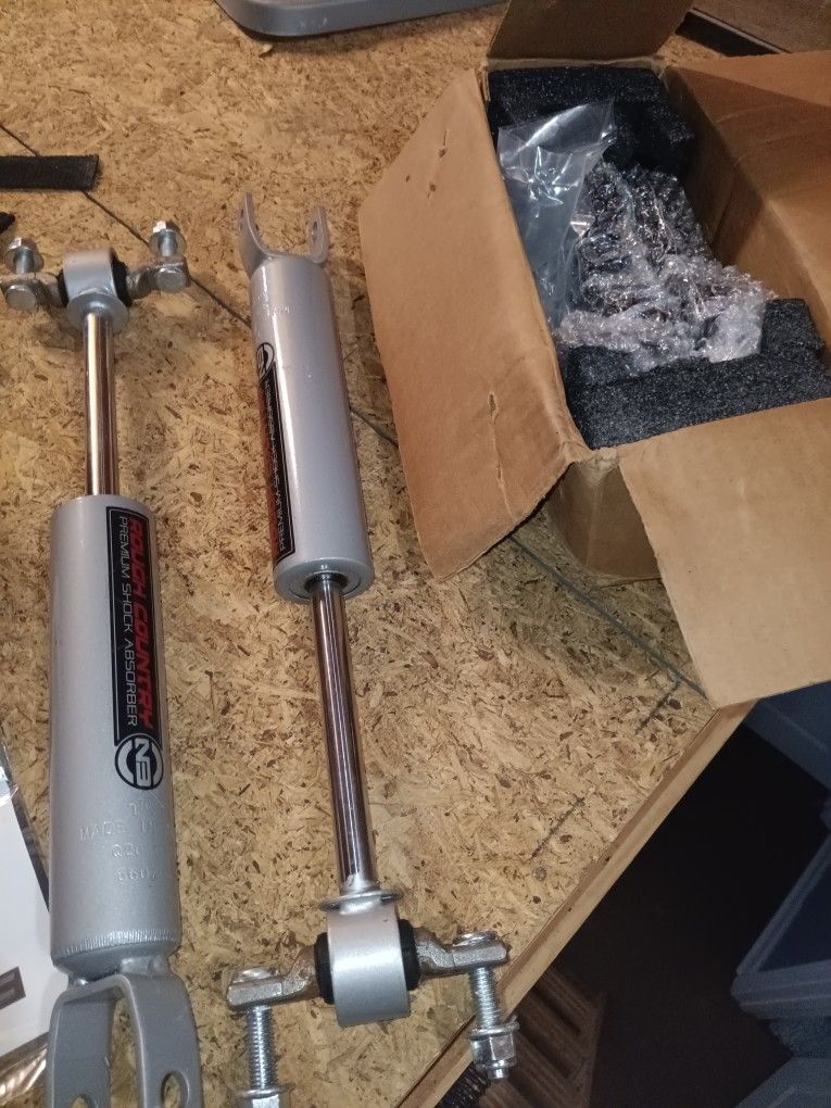 Rough Country Level Kit 1.5"-2" Torsion Adjusters