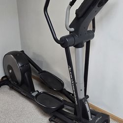 NordicTrack AudioStrider 800 Elliptical for Sale in Glen Ellyn IL OfferUp