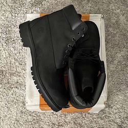 Black Timberlands Lightly Used  Sz12