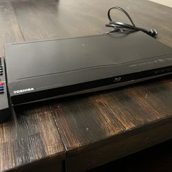 Toshiba blu ray disc / dvd player BDK33KU