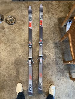 RC Elan Omni Lite Snowboard. In Great Condition And Ready To Get Back Out On The Snow.  Bindings Are 390 Tyrolia. Overall A Great Set of Skis. 