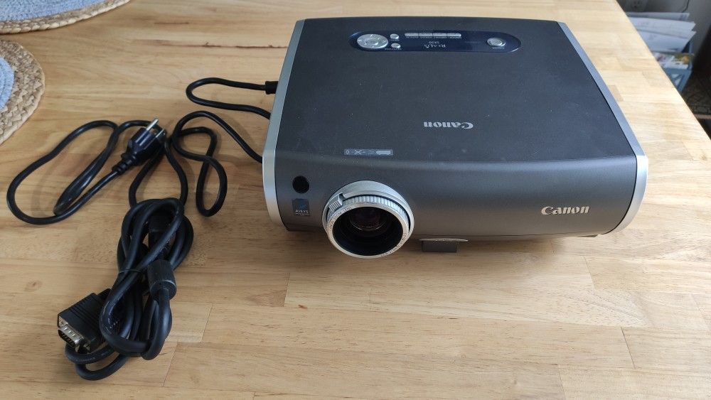Canon Realis SX50 Projector