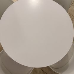 Round table with 4 chairs
