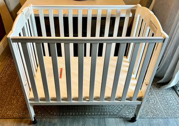 Dream On Me Infant Mini Crib Used **READ DESCRIPTION**