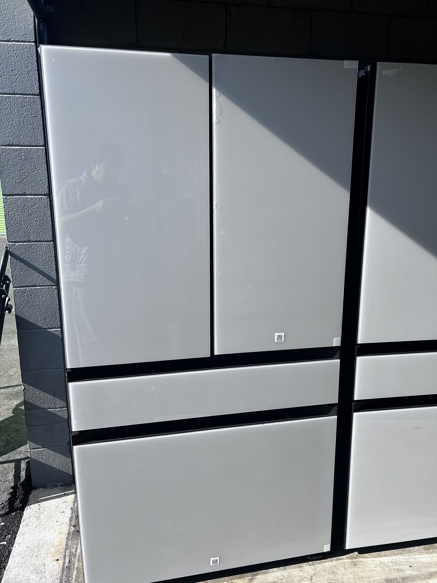 Samsung Bespoke 23 cu. ft. Counter Depth 4-Door French Door Smart Refrigerator in White Glass with Beverage Center