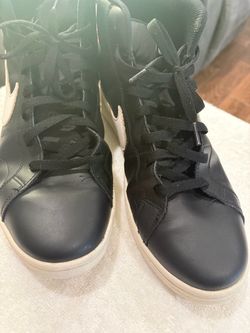 Nike court royale