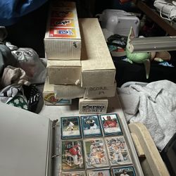 Baseball Cards (READ DESCRIPTION)