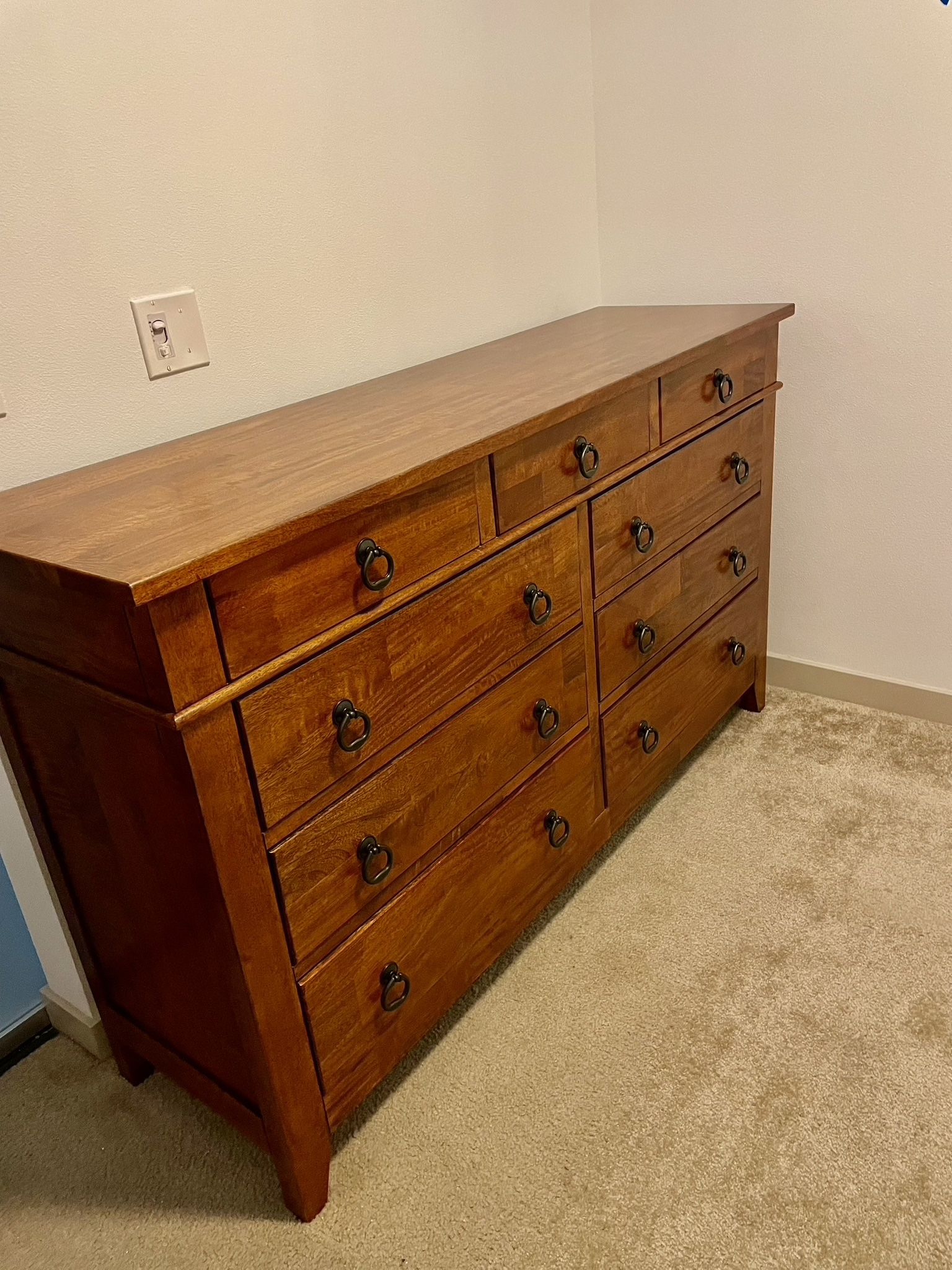 Dresser