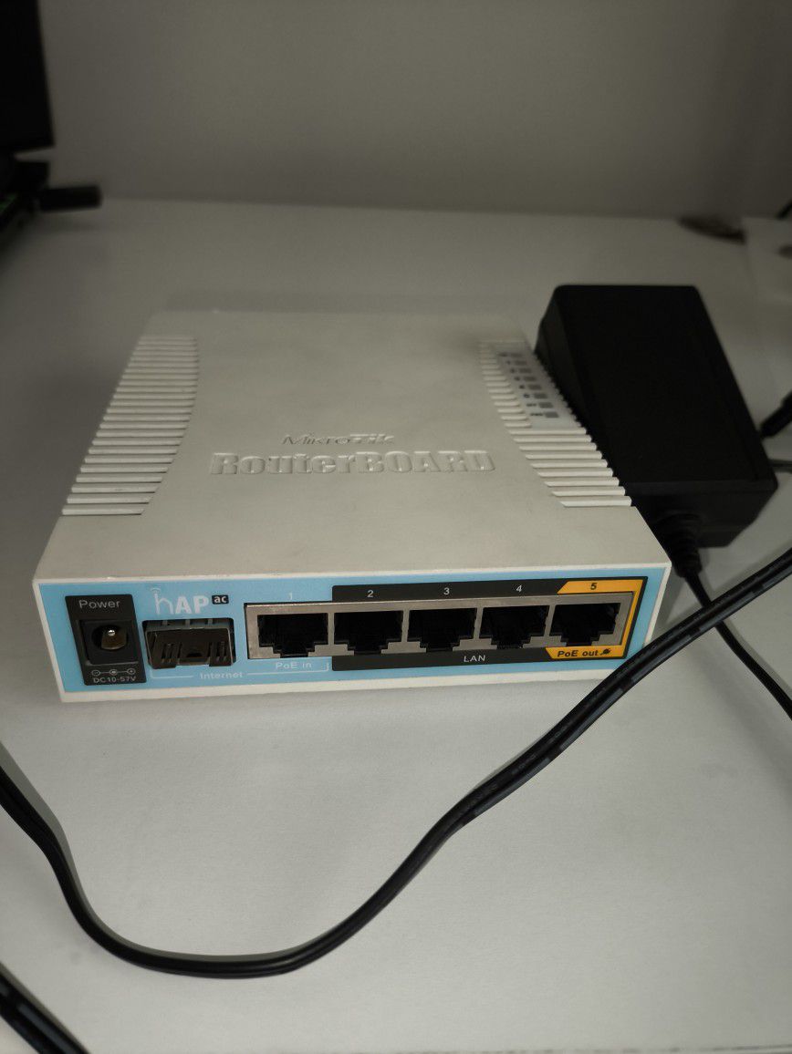 Router Mikrotik hAP AC, POE, SFP, Wifi, Usb