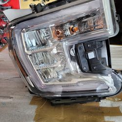 2019 - 21 GMC SIERRA 1500 RIGHT HEADLIGHT