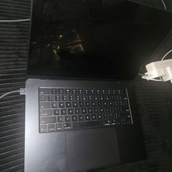 2025 Apple MacBook Air 15-inch M4 Chip 16GB RAM 512GB SSD
