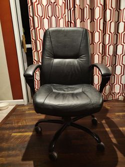 Rollable chair