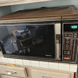 Litton Countertop Microwave Oven 