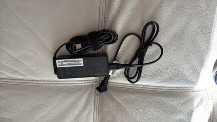 Lenovo ADLX65NDC2A laptop Charger 65W 20V AC