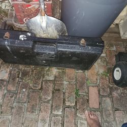  Craine Carpet Streacher In Case.