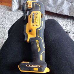 DeWalt 20v Atomic Under Cut Saw