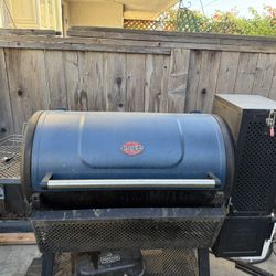 Chargrill 980 Gravity Charcoal Smoker
