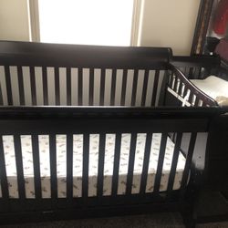 Crib With Changing Table 