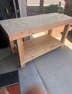 Work bench with casters