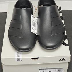Adidas Adicane Clog Carbon Black Men Unisex Slip On Slipper HQ9918 Mens size 13 New