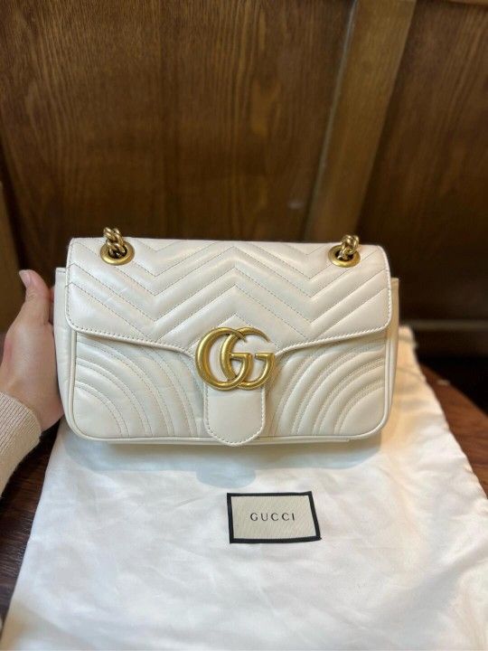 ๐๐ฎ๐๐๐ข ๐๐ ๐๐๐ซ๐ฆ๐จ๐ง๐ญ Matelassรฉ Small Shoulder Bag - White Leather