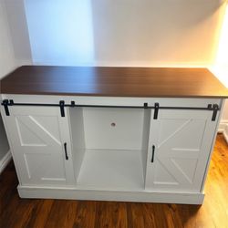 Tv stand- Entertainment Center