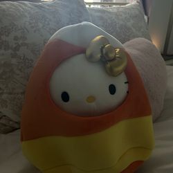 Hello kitty candy corn plush 🍬