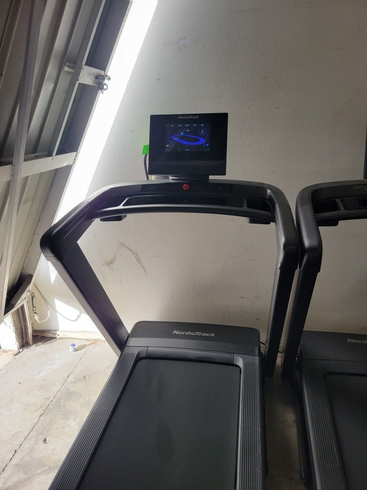 FULLERTON - 2025 Model Nordictrack Commercial 1250 Treadmill -$1100