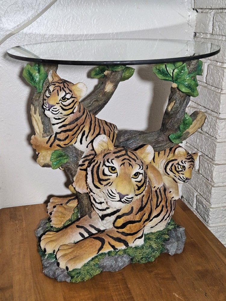 Tiger Family End Table With Tempered Glass Top 